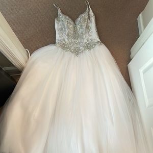 Women’s jeweled white gown. Size 0